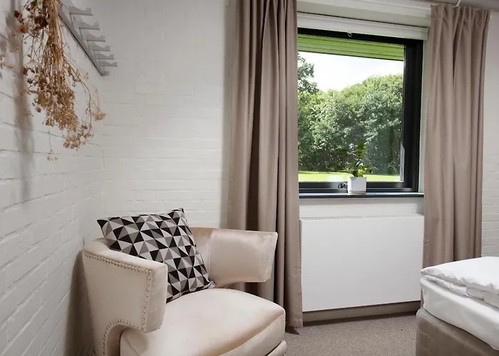 Jaegerhuset Pa Christianssaede Хостел Марибо